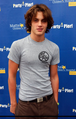 Penn Badgley pic #322088