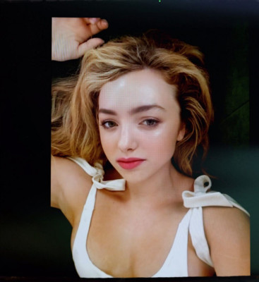 PEYTON ROI LIST – Facetime Photoshoot, April 2020