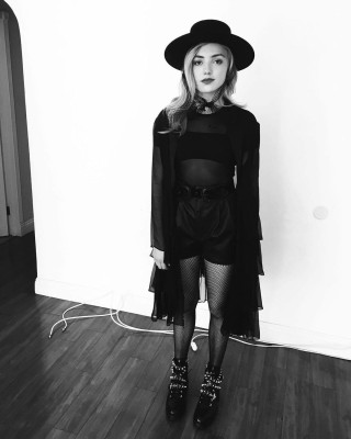 Peyton Roi List – “Gothic Springs” Promo Photos (2019)