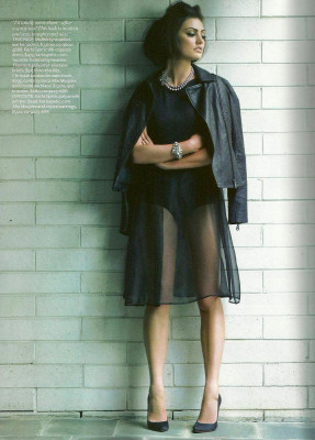 Phoebe Tonkin pic #513352