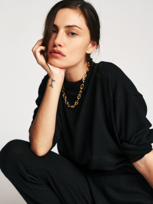 Phoebe Tonkin for Lesjour // 2020