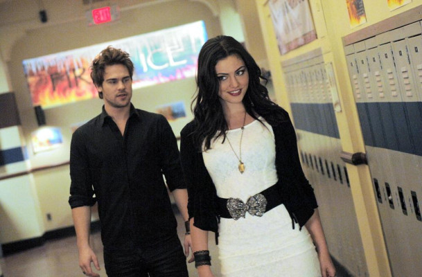 Phoebe Tonkin pic #512832
