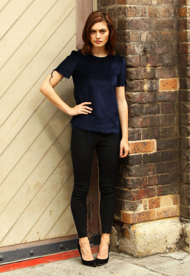 Phoebe Tonkin pic #651449