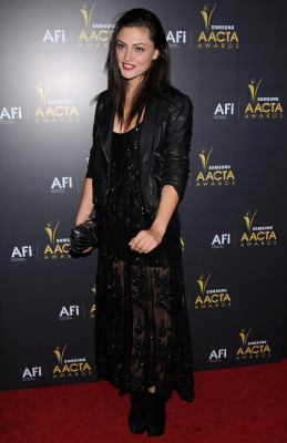 Phoebe Tonkin pic #494942