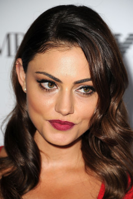 Phoebe Tonkin pic #566759