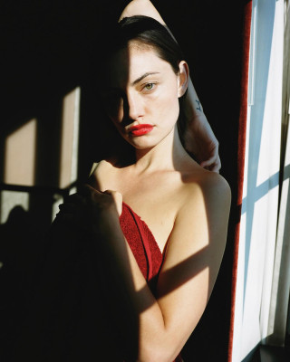 Phoebe Tonkin for Lesjour 