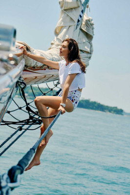 Phoebe Tonkin pic #1203071