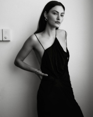 Phoebe Tonkin (September 2021)