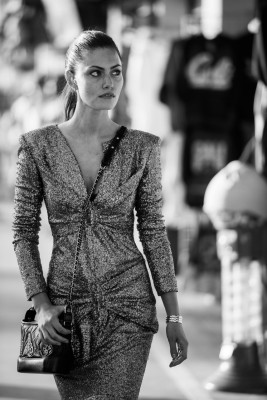 Phoebe Tonkin – Coveteur (2017)