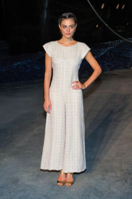 Phoebe Tonkin - Chanel Cruise 2018/2019 Collection at Le Grand Palais in Paris