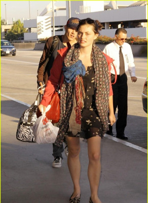Phoebe Tonkin pic #499736