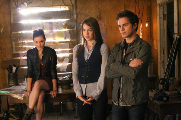 Phoebe Tonkin pic #492452