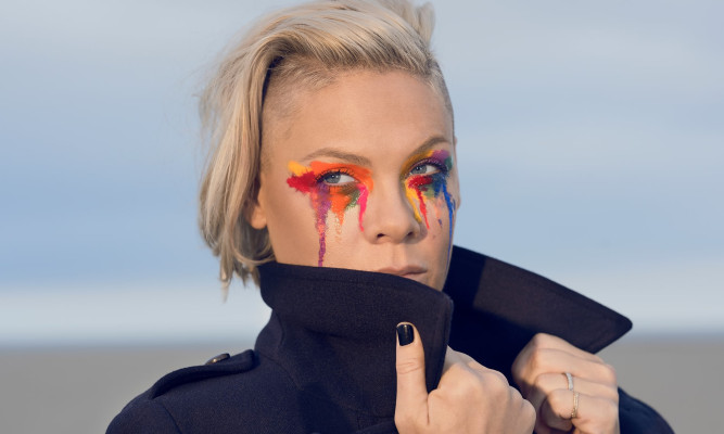 Pink - Beautiful Trauma Promotional 2017