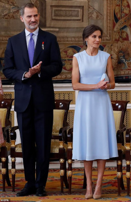 Queen Letizia of Spain pic #1188027