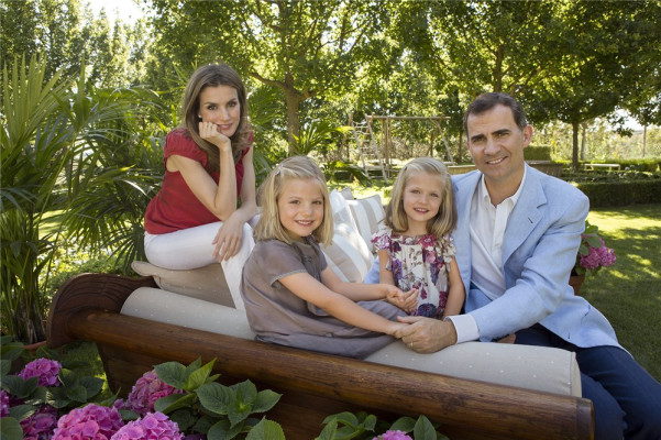 Queen Letizia of Spain pic #559537