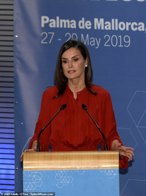 Queen Letizia of Spain pic #1180279