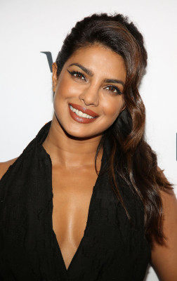 ‪Priyanka Chopra at the TIFF Soiree – Toronto 