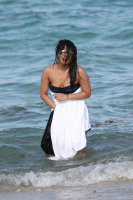 Priyanka Chopra Bikini Candids – Miami Beach, Florida
