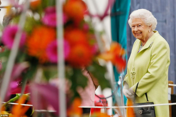 Queen Elizabeth ll  pic #1180242