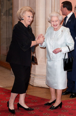 Queen Elizabeth ll  pic #519039