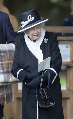 Queen Elizabeth ll  pic #1164549