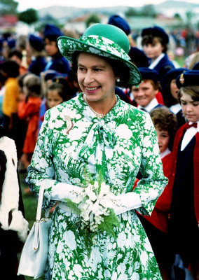 Queen Elizabeth ll  pic #519037