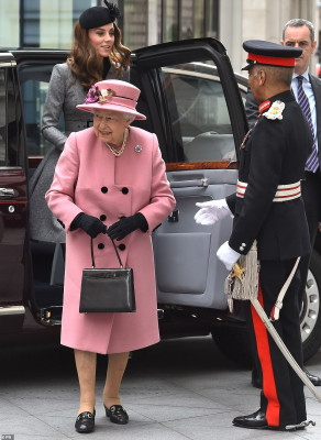 Queen Elizabeth ll  pic #1154136