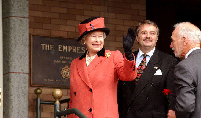 Queen Elizabeth ll  pic #519024
