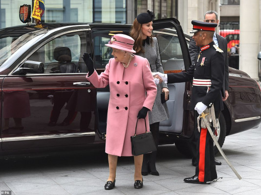 Queen Elizabeth ll  pic #1154079