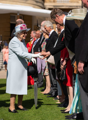 Queen Elizabeth ll  pic #1180260