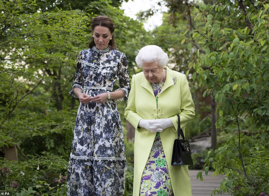 Queen Elizabeth ll  pic #1180259