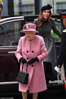 Queen Elizabeth ll  pic #1154138