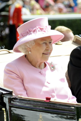 Queen Elizabeth ll  pic #530689