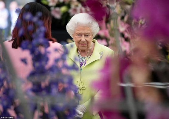 Queen Elizabeth ll  pic #1180239