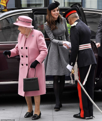 Queen Elizabeth ll  pic #1154137