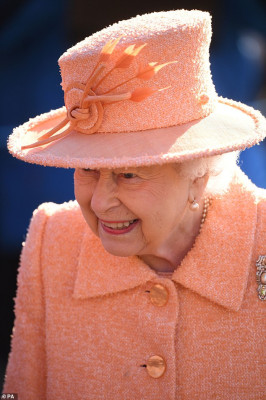 Queen Elizabeth ll  pic #1150547