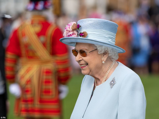 Queen Elizabeth ll  pic #1180262