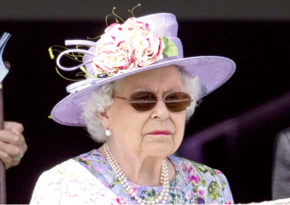 Queen Elizabeth ll  pic #1077220
