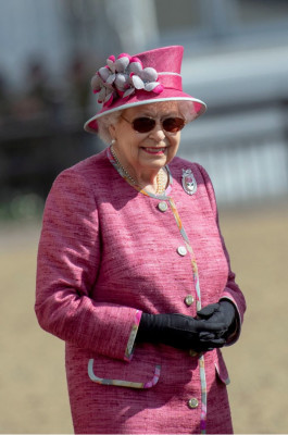 Queen Elizabeth ll  pic #1077221