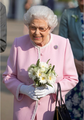 Queen Elizabeth ll  pic #1077218