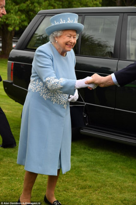 Queen Elizabeth ll  pic #1079494