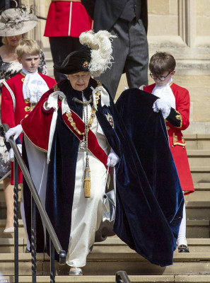 Queen Elizabeth ll  pic #1079491