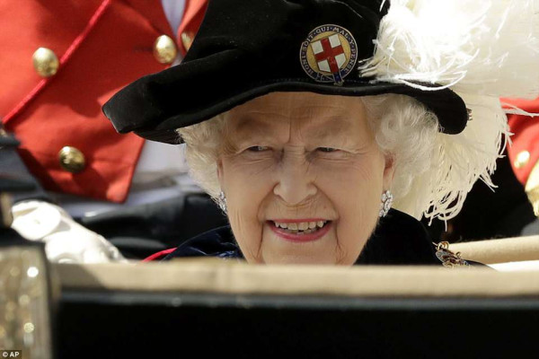 Queen Elizabeth ll  pic #1079489