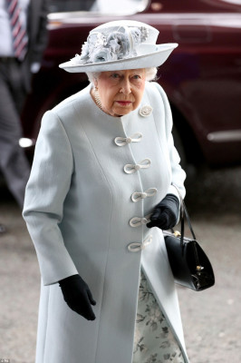 Queen Elizabeth ll  pic #1046597