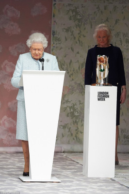 Queen Elizabeth ll  pic #1045614