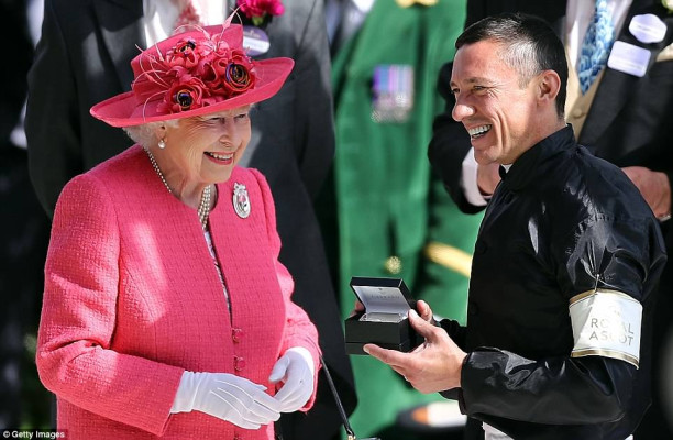 Queen Elizabeth ll  pic #1079485