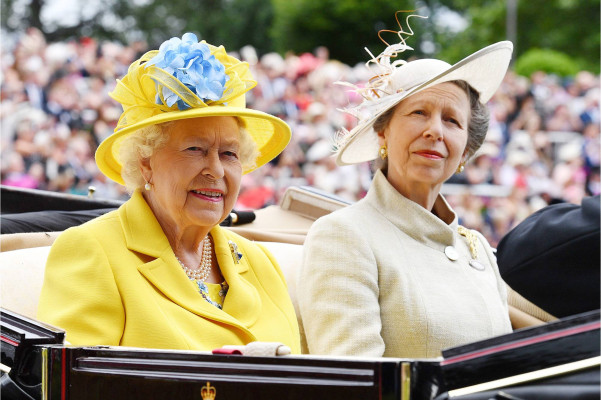 Queen Elizabeth ll  pic #1079483