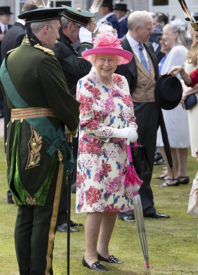 Queen Elizabeth ll  pic #1082701