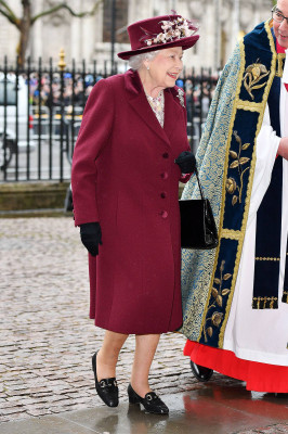Queen Elizabeth ll  pic #1053631