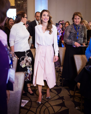 Queen Rania pic #987975